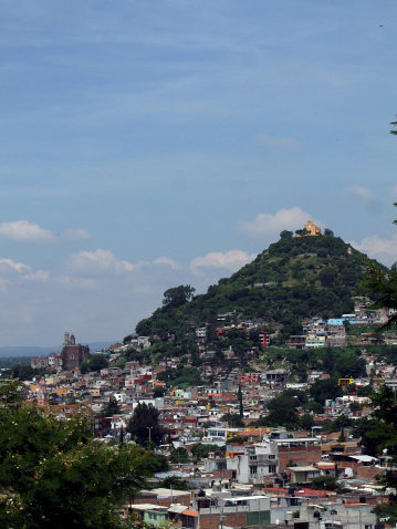 Panorámica del Cerro de San Miguel desde Cristo Rey en Atlixco, Puebla.